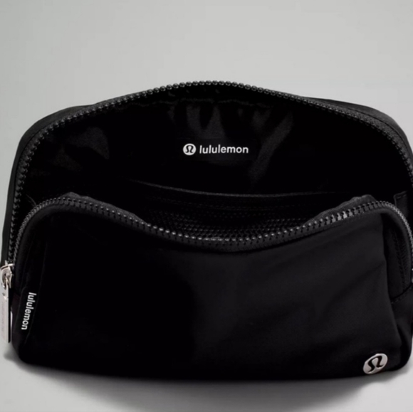 NWT Lululemon Belt Bag Large - Picture 3 of 6
